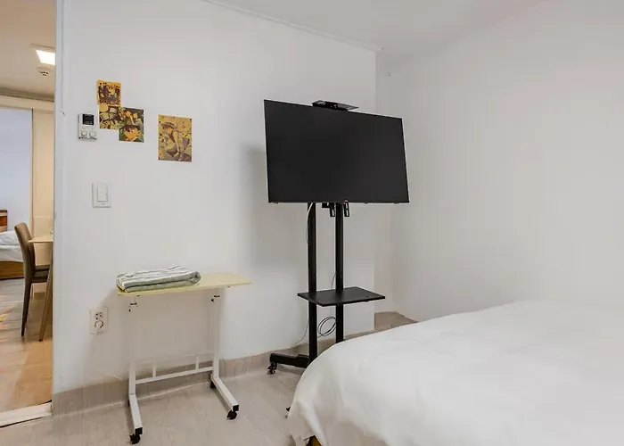 Close To Yeouido And Close To Singil Station, A Comfortable High-end Residential House *